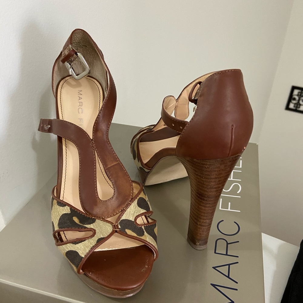 Shoes - Picture 2 of 6